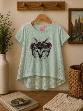 Fire Los Angeles Mint Cat Face Lace-Hem Tee